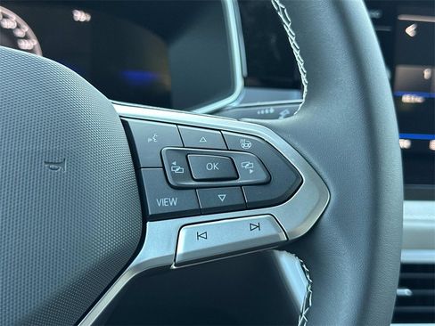 New 2025 Volkswagen Taos SE image 15