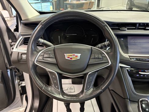 Used 2019 Cadillac XT5 Luxury AWD/4WD image 12