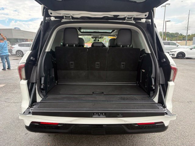 Used 2025 Lincoln Navigator Reserve AWD/4WD image 36