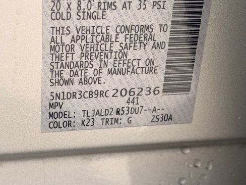 Used 2024 Nissan Pathfinder SL w/ SL Premium Package FWD image 34