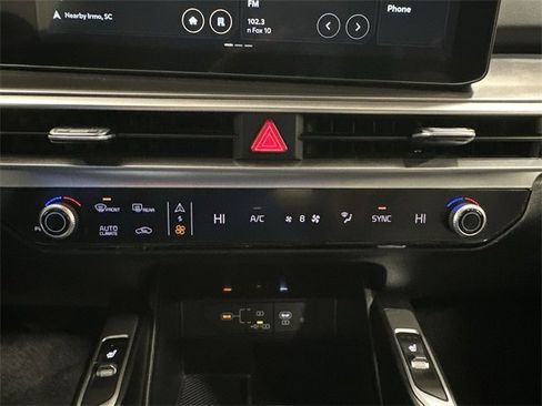 Used 2024 Kia Sorento S image 36