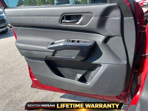 Certified 2026 Nissan Pathfinder SV AWD/4WD image 11