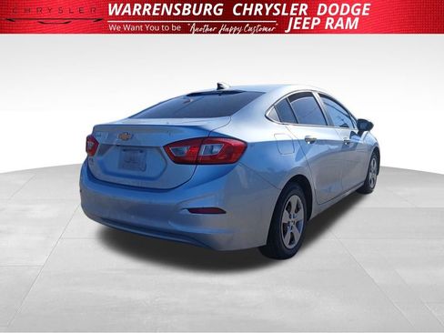 Used 2017 Chevrolet Cruze LS image 3