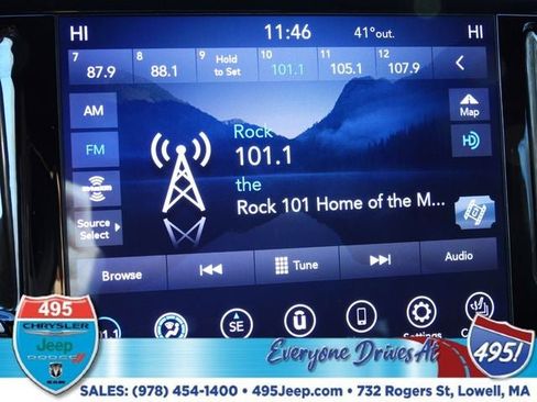 Used 2020 Chrysler Pacifica Touring-L image 23