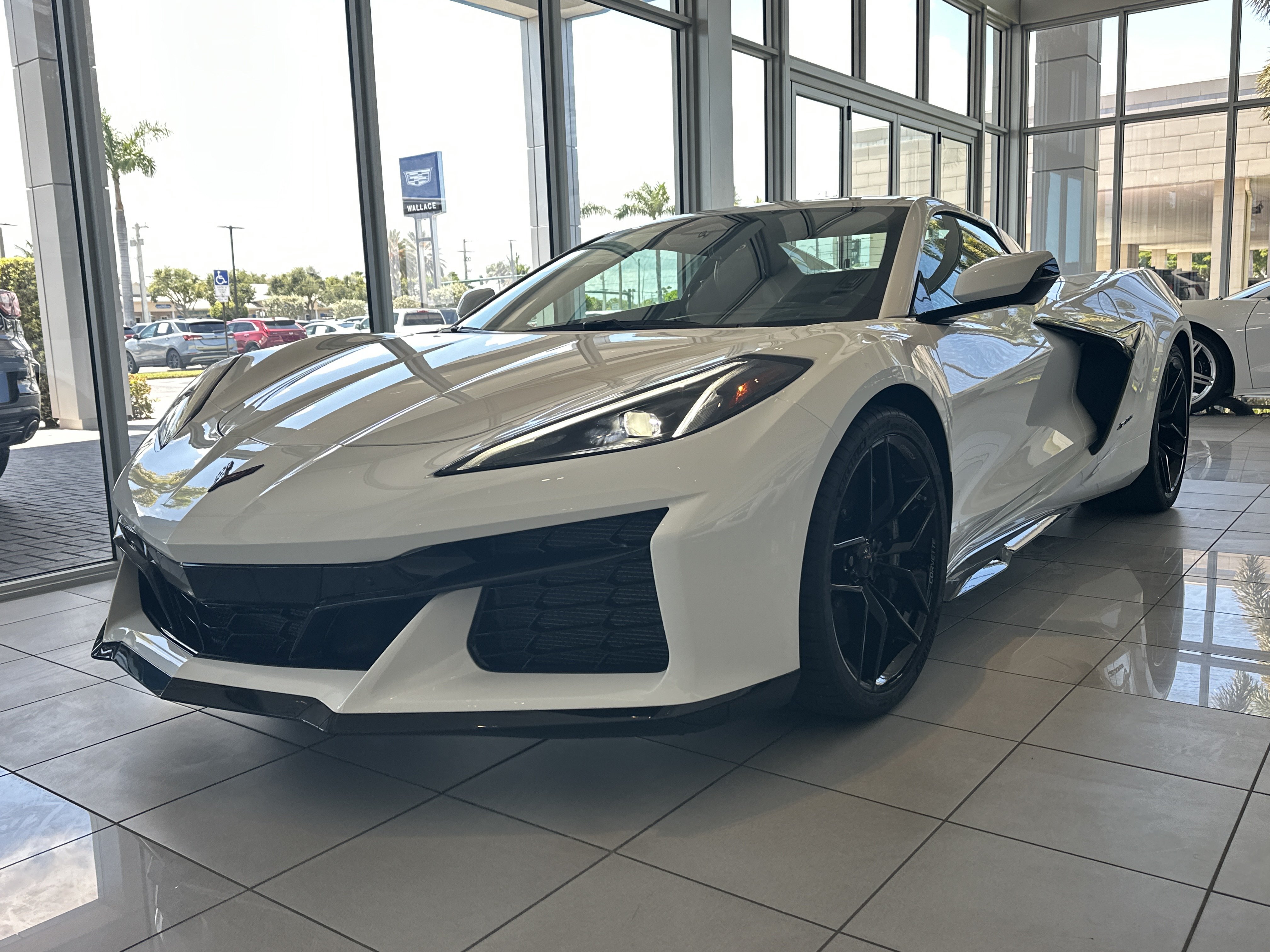 New 2027 Chevrolet Corvette Z06 w/ Stealth Interior Trim Package RWD image 3