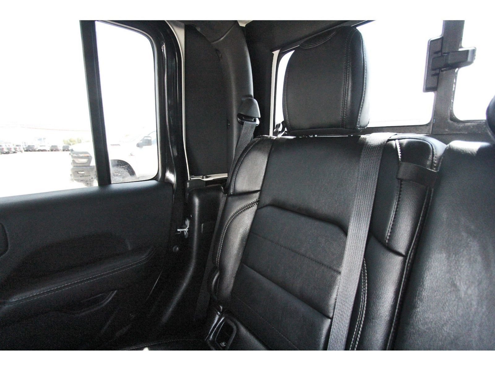Used 2022 Jeep Gladiator Overland w/ Popular Equipment Package AWD/4WD image 14