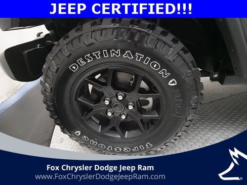 Used 2024 Jeep Gladiator Sport image 25