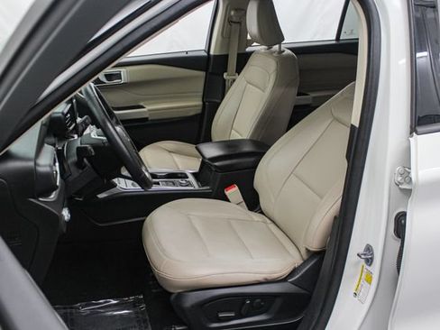 Certified 2023 Ford Explorer XLT w/ Equipment Group 202A AWD/4WD image 16