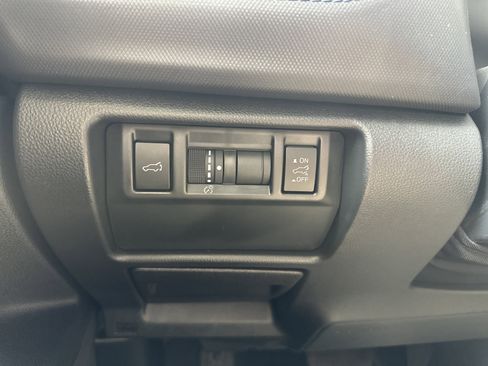 Used 2025 Subaru Forester Premium AWD/4WD image 24