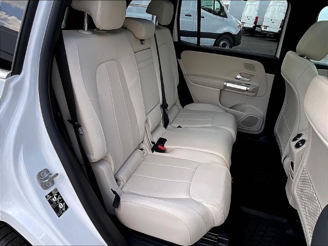 Used 2026 Mercedes-Benz GLB 250 4MATIC image 27