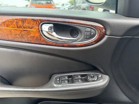 Used 2004 Jaguar XJ8 RWD image 17