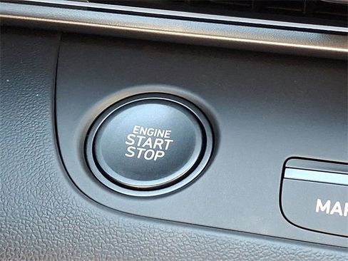 New 2025 Hyundai Elantra SEL image 13