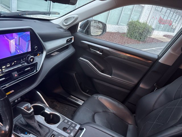Used 2023 Toyota Highlander Platinum AWD/4WD image 31