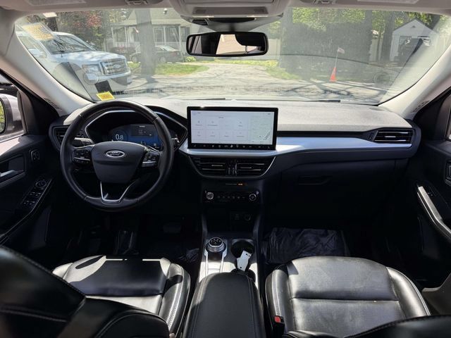 Used 2024 Ford Escape Platinum AWD/4WD image 17