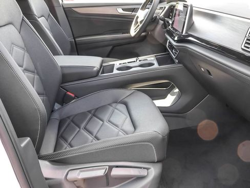 New 2026 Volkswagen Atlas Cross Sport SE image 40