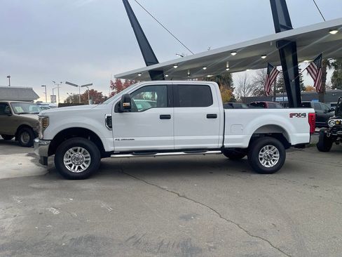 Used 2018 Ford F250 XLT image 3