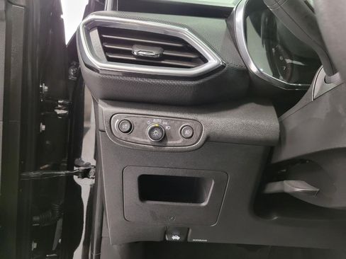 Used 2023 Chevrolet TrailBlazer LT w/ Convenience Package FWD image 11