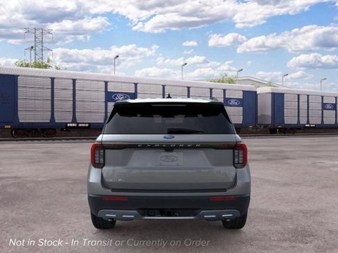New 2026 Ford Explorer Active RWD image 5