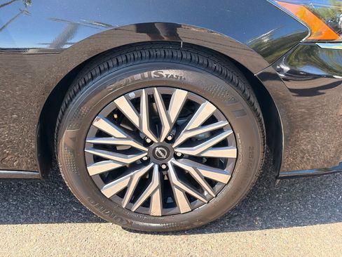 Used 2024 Nissan Altima 2.5 SV FWD image 9