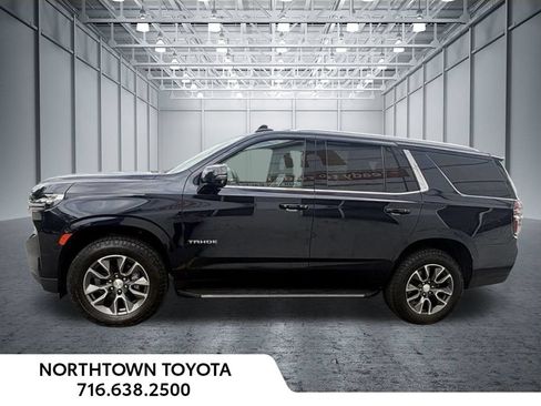 Used 2022 Chevrolet Tahoe LT w/ Luxury Package AWD/4WD image 3