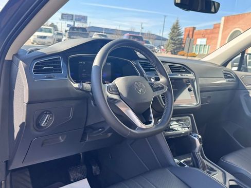 Used 2023 Volkswagen Tiguan SE image 12