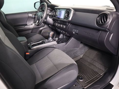 Used 2023 Toyota Tacoma TRD Sport image 18