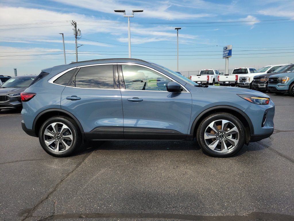 Certified 2023 Ford Escape Platinum AWD/4WD image 3