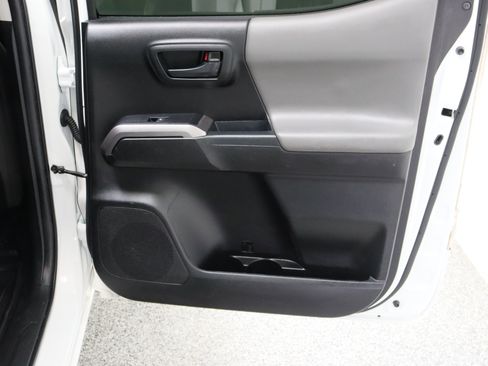 Used 2022 Toyota Tacoma SR5 w/ Technology Package RWD image 31