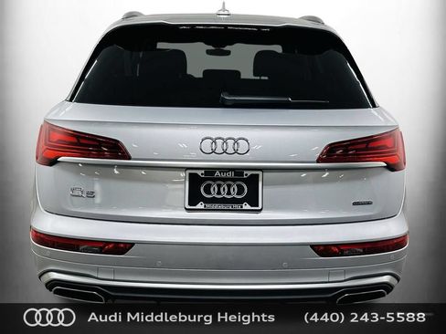 Certified 2023 Audi Q5 2.0T Premium w/ Convenience Package AWD/4WD image 7