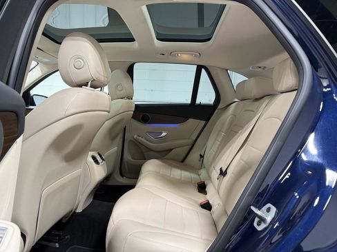 Used 2022 Mercedes-Benz GLC 300 4MATIC w/ Premium Package Lite image 18