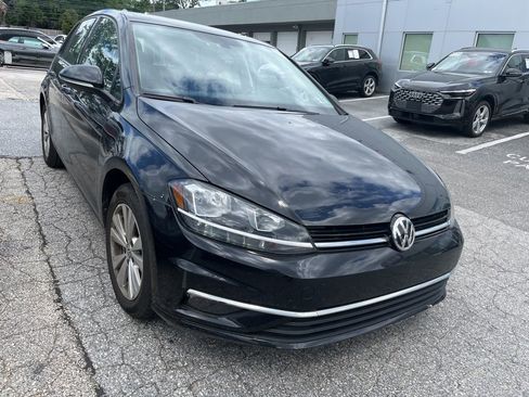 Used 2018 Volkswagen Golf SE FWD image 2