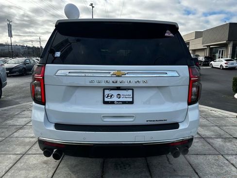 Used 2023 Chevrolet Suburban Premier image 5