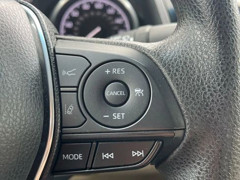 Used 2018 Toyota Camry LE w/ Convenience Package image 20