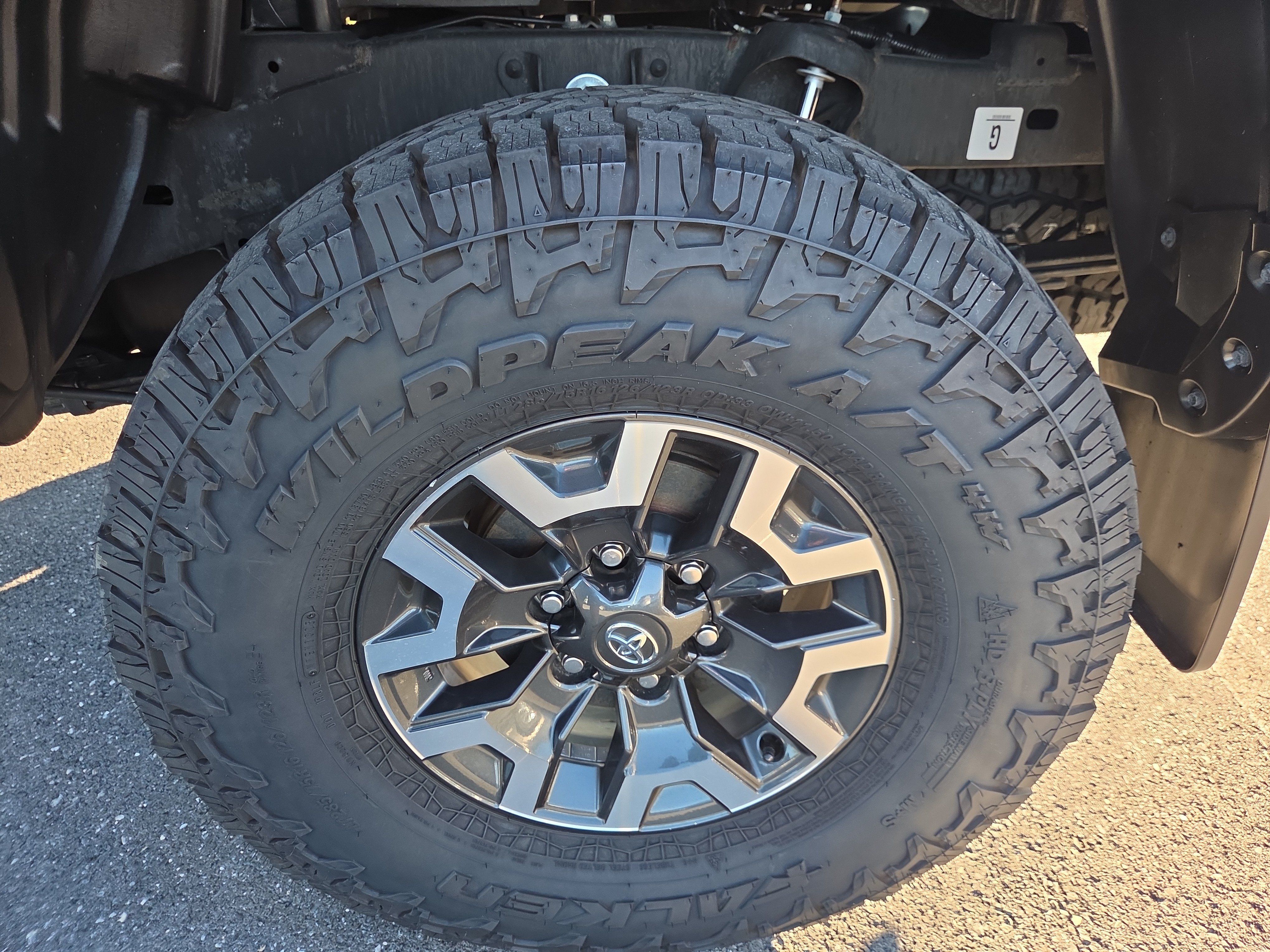 Used 2021 Toyota Tacoma TRD Off-Road w/ TRD Premium Off Road Package AWD/4WD image 28