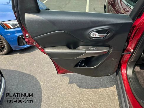 Used 2019 Jeep Cherokee Limited AWD/4WD image 20