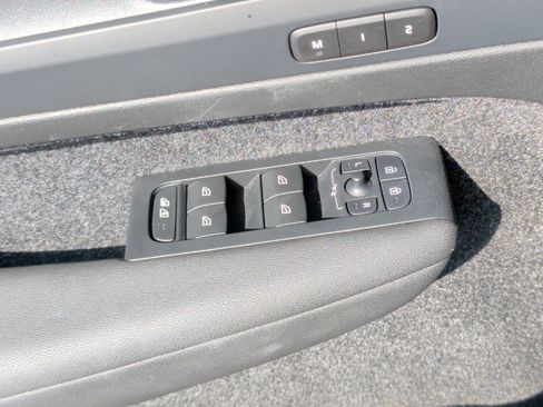 Used 2024 Volvo XC40 Recharge Ultimate w/ Protection Package Premier image 27