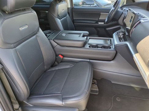 Used 2025 Ford Expedition Max Platinum image 32