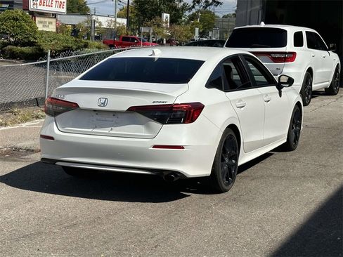 Used 2023 Honda Civic Sport image 4