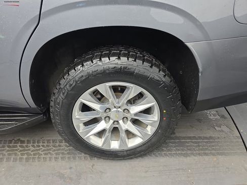 Used 2021 Chevrolet Tahoe Premier w/ Premium Package image 16