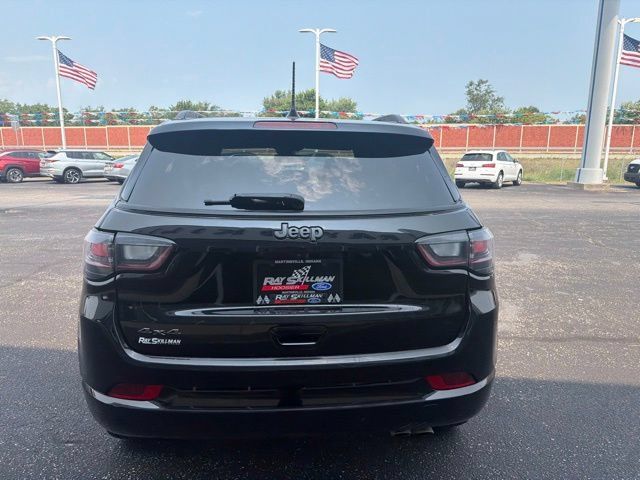 Used 2022 Jeep Compass High Altitude AWD/4WD image 3