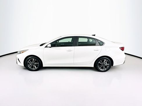 Used 2024 Kia Forte LXS image 4