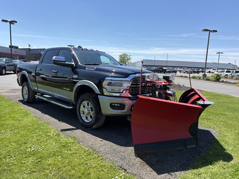 Used 2022 RAM 2500 Laramie AWD/4WD image 2