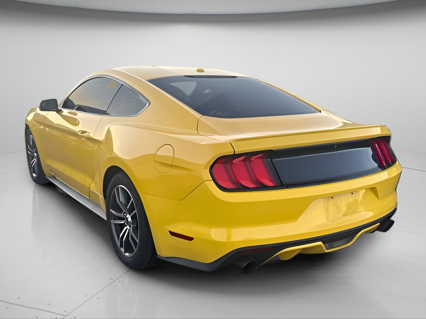 Used 2016 Ford Mustang Premium RWD image 10