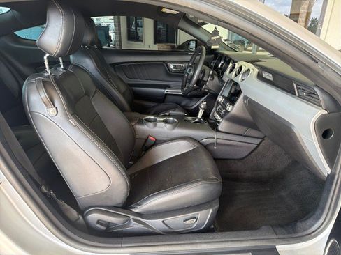 Used 2017 Ford Mustang GT Premium RWD image 23
