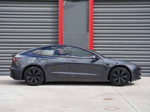Used 2025 Tesla Model 3 image 6