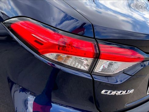 Used 2025 Toyota Corolla LE image 27