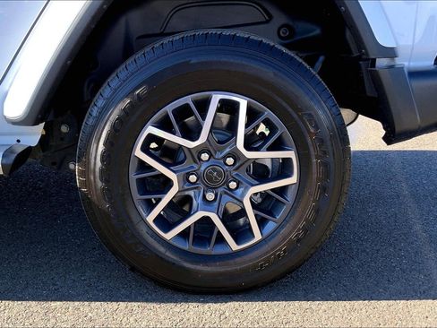 Used 2025 Jeep Wrangler Sahara w/ Safety Group image 9