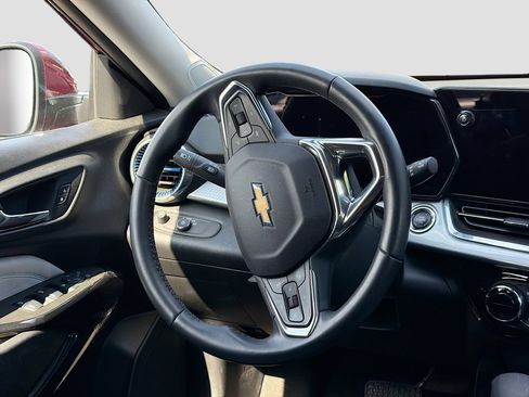 Used 2025 Chevrolet Trax LT w/ Driver Confidence Package FWD image 12