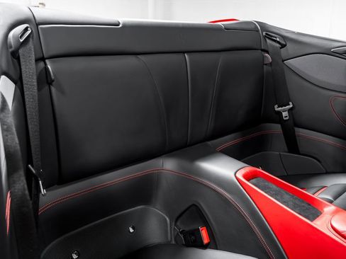 Used 2020 Ferrari Portofino RWD image 28