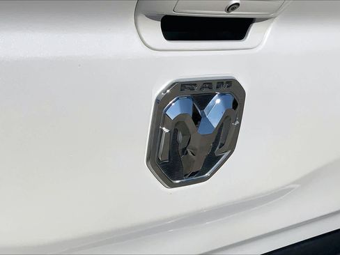 Used 2019 RAM 1500 Laramie image 29